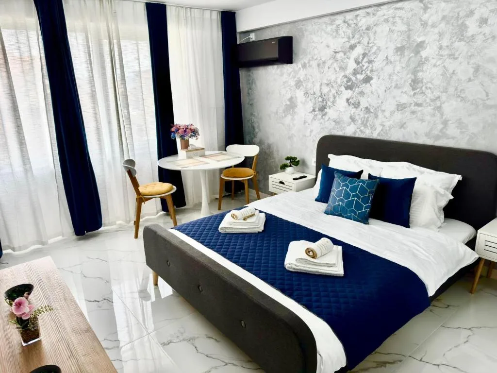 Studio cazare in regim hotelier